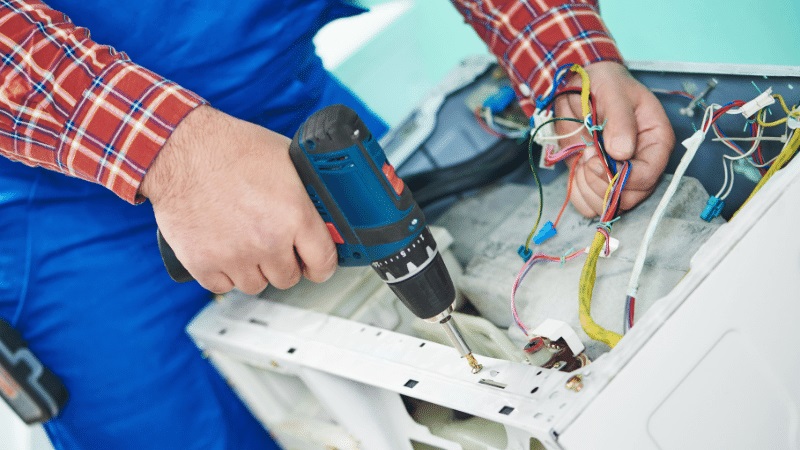 Demirci Mitsubishi Mitsubishi çamaşır makinesi kart tamiri – Su almama arızası orijinal parça ile giderildi. - Teknik servis örneği